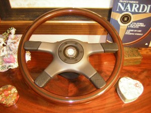 Original Nardi Wood Steering Wheel with Original Hub for Mercedes Benz W107 560 SL from 1986 to 1989