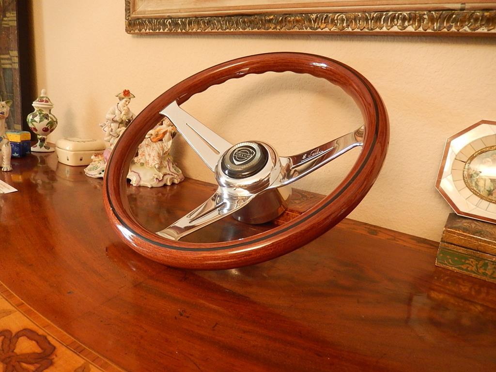  12 Volvo Steering Wheel
